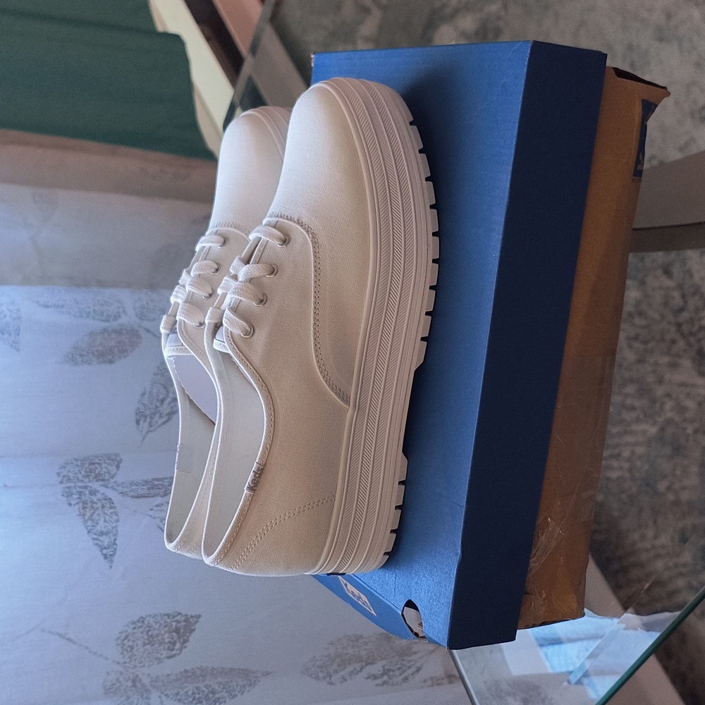 Keds Women's The Platform Lug Canvas Sneaker, Off White